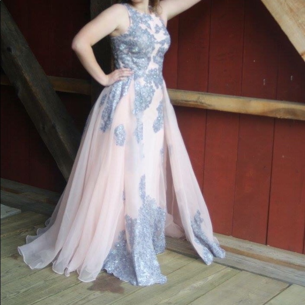 Prom dress - Picture 2 of 3